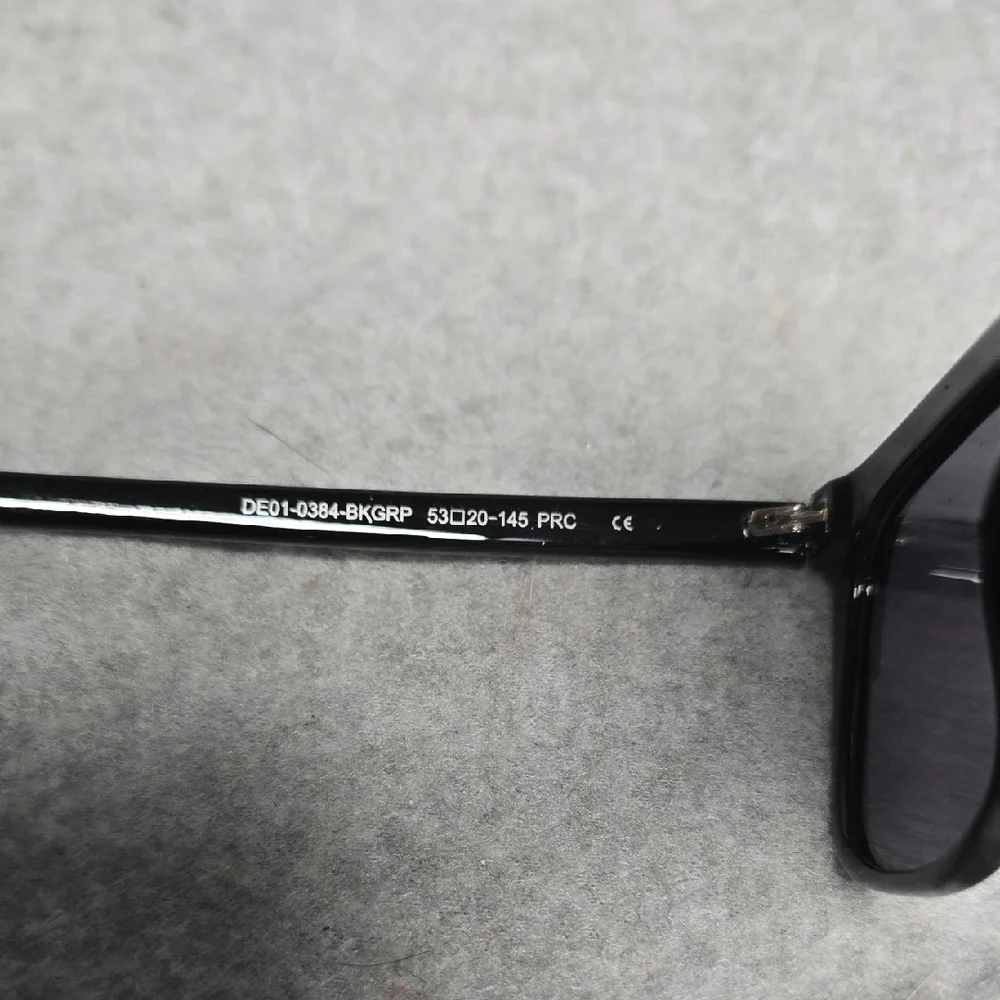 Diff Billie Square Eyewear Classic Black Sunglasses